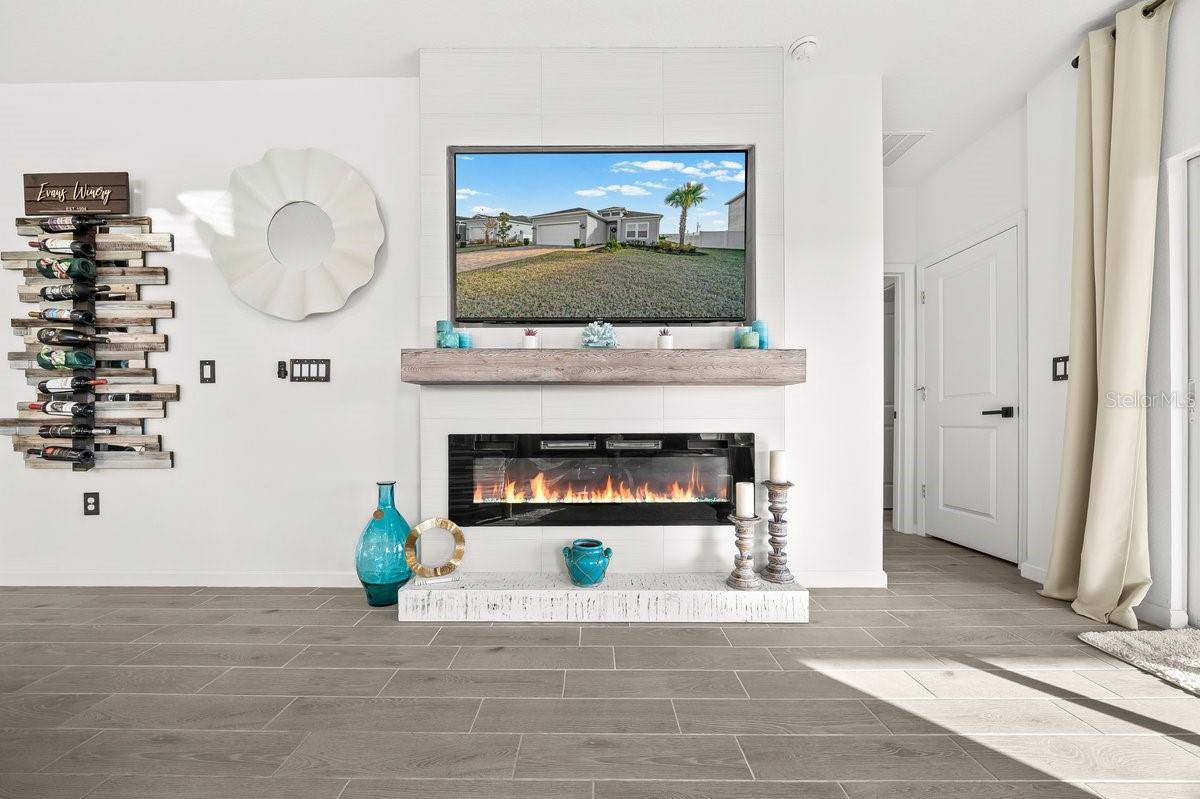 Image 19 of 77 For 4417 14th Loop