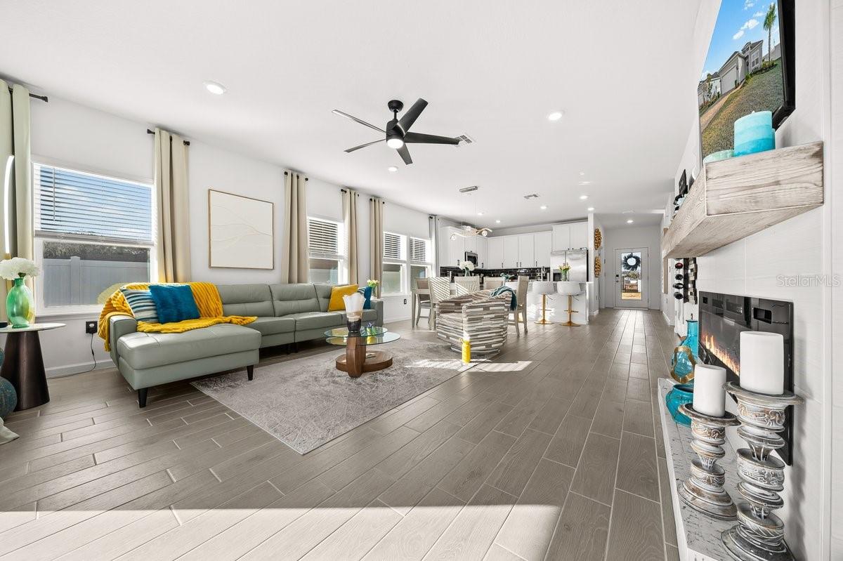 Image 22 of 77 For 4417 14th Loop