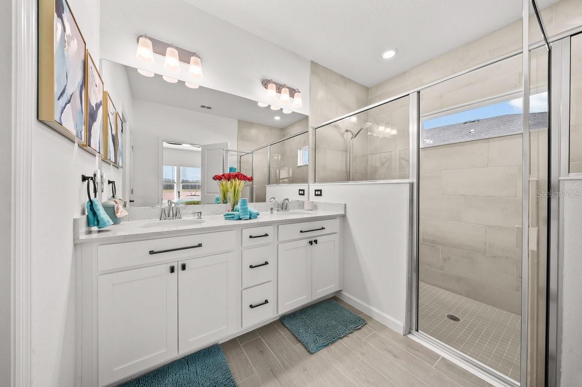 Image 32 of 77 For 4417 14th Loop