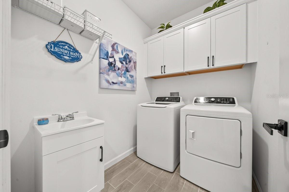 Image 34 of 77 For 4417 14th Loop