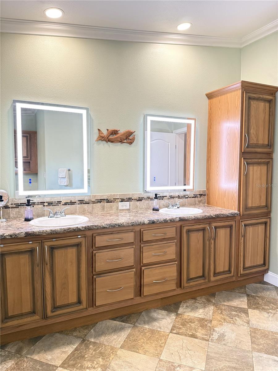 Image 17 of 43 For 8261 118th Terrace