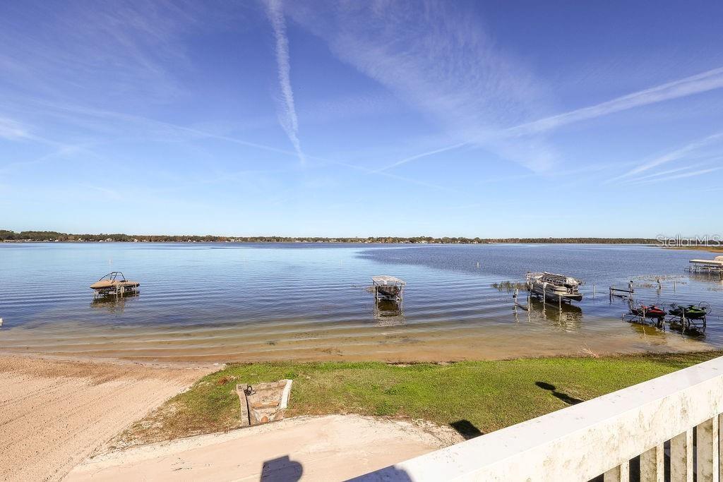 Listing photo id 21 for 11001 Sunset Harbor Road E 33