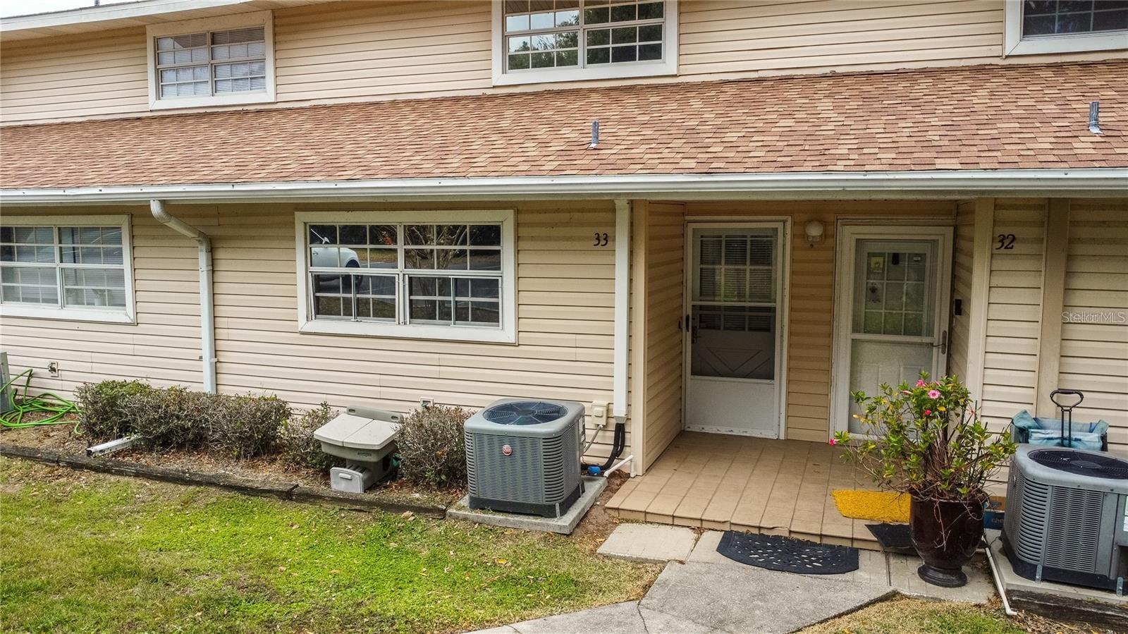 Listing photo id 1 for 11001 Sunset Harbor Road E 33