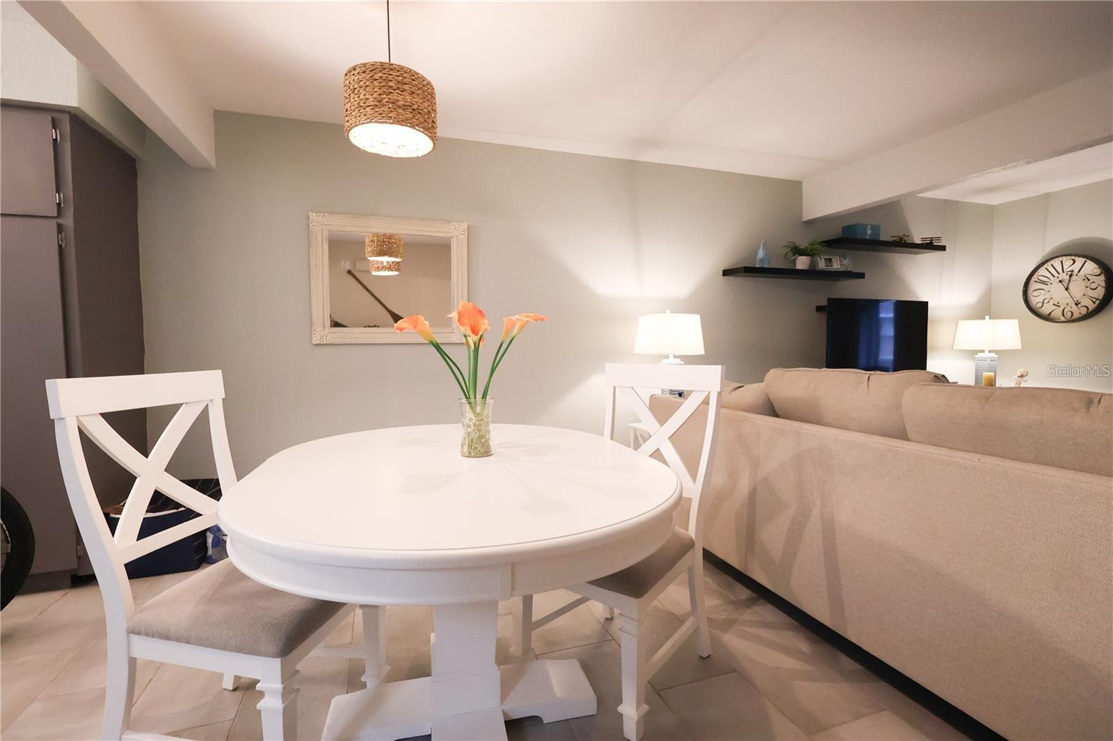 Listing photo id 7 for 11001 Sunset Harbor Road E 33