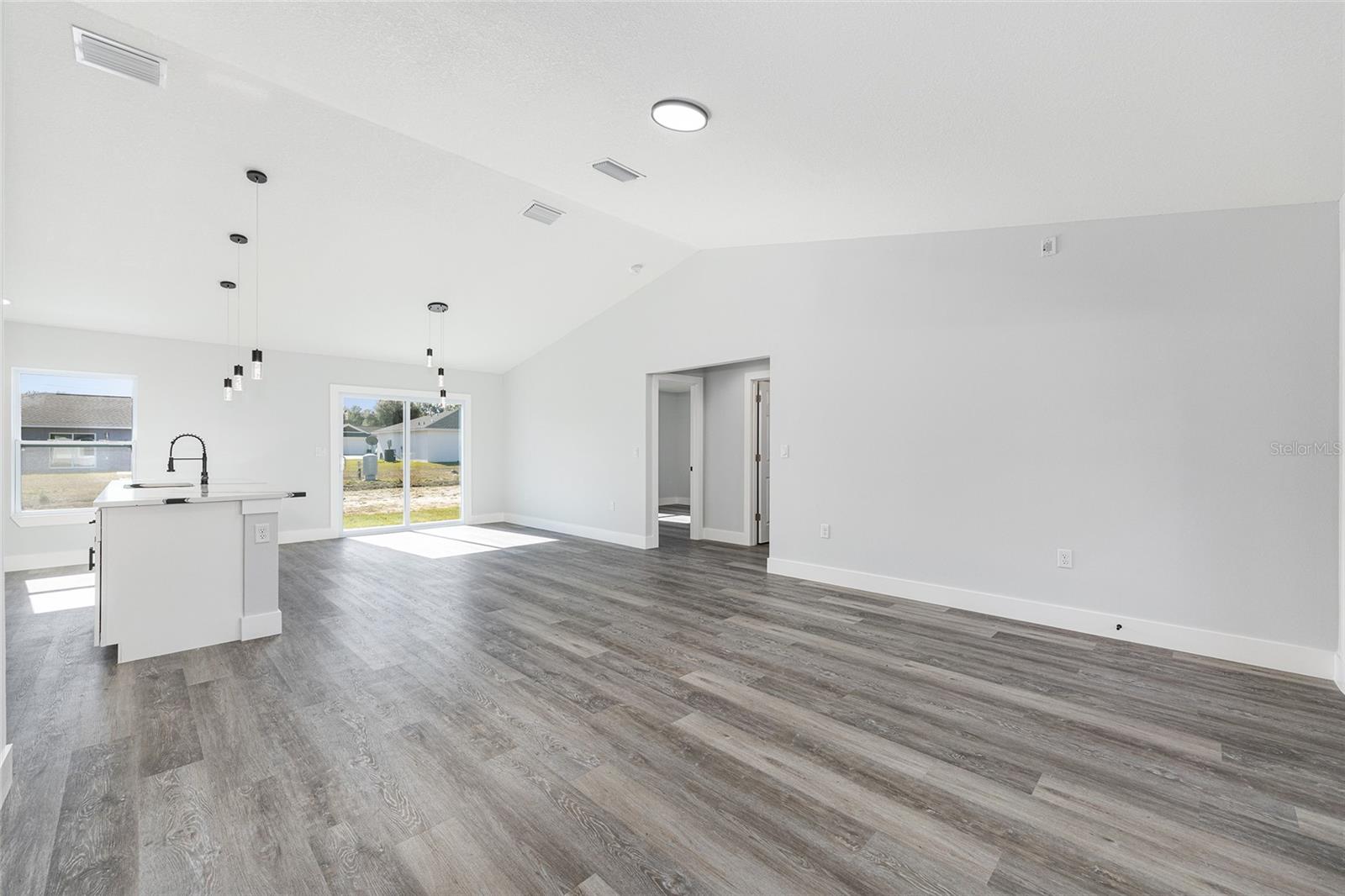 Image 11 of 51 For 13188 103rd Street