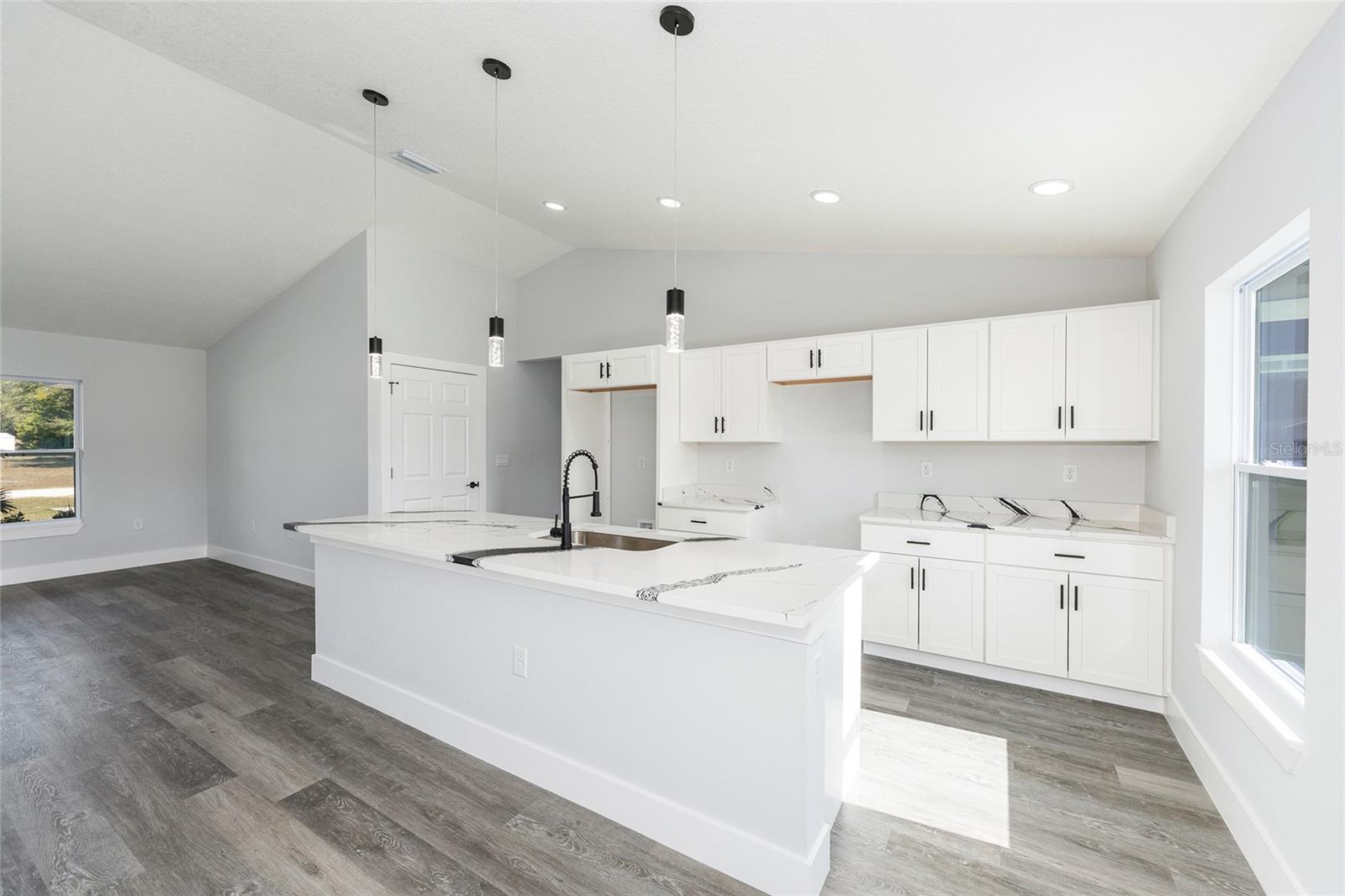 Image 18 of 51 For 13188 103rd Street