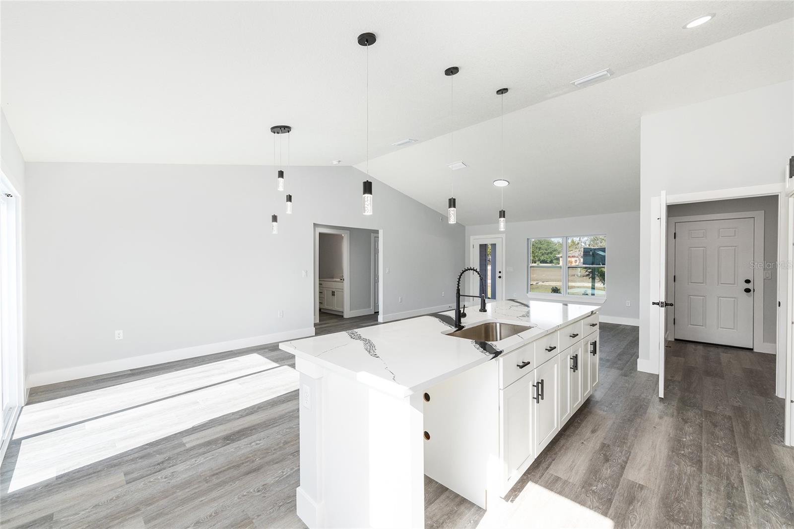 Image 21 of 51 For 13188 103rd Street