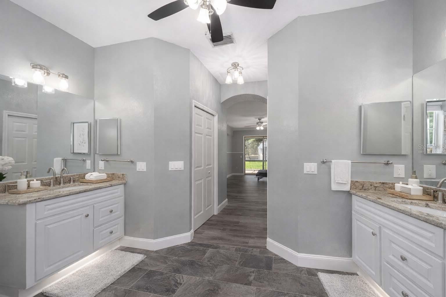 Image 40 of 82 For 10020 202nd Circle