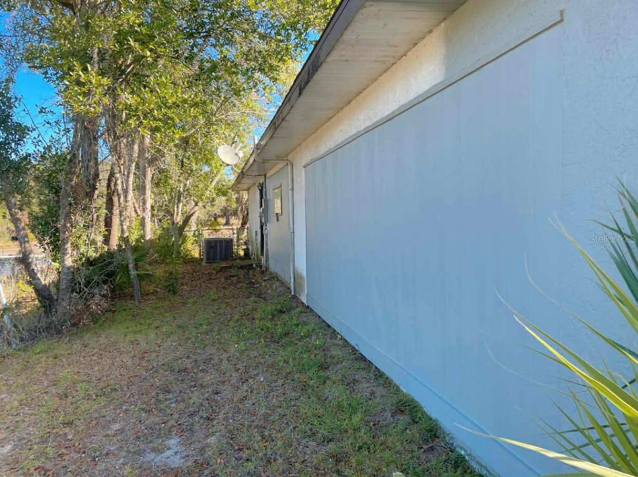 Image 4 of 7 For 9 Emerald Pass