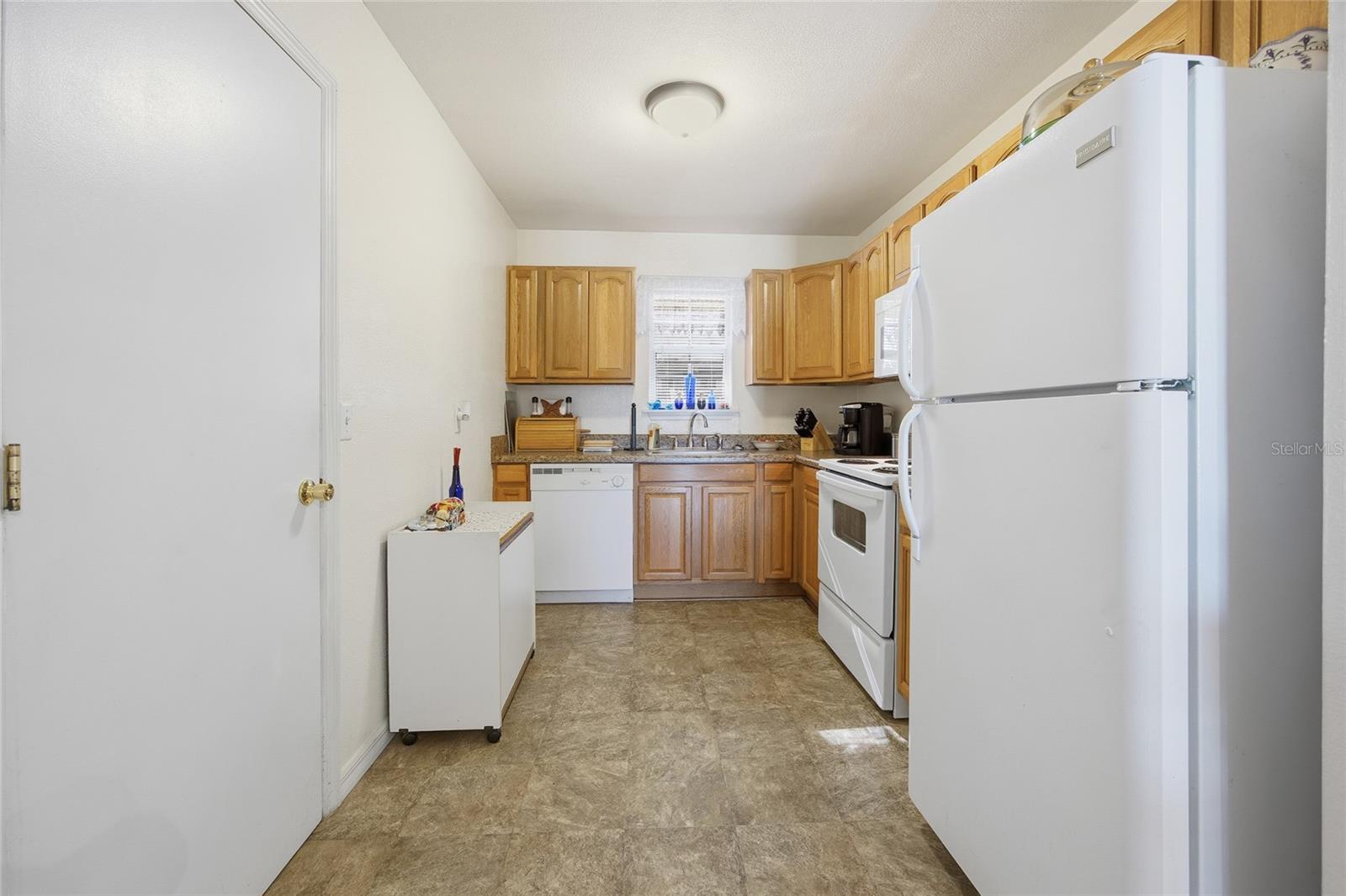 Image 11 of 37 For 510 Palm Lane