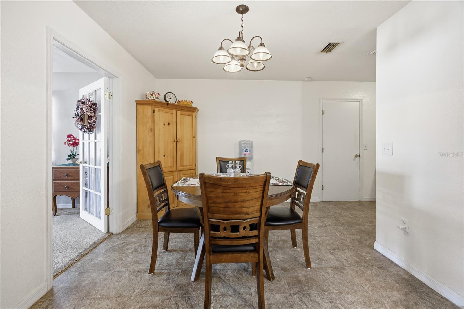 Image 9 of 37 For 510 Palm Lane