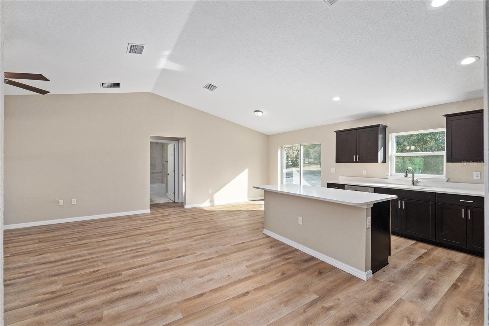 Image 15 of 33 For 9299 Hunter Way