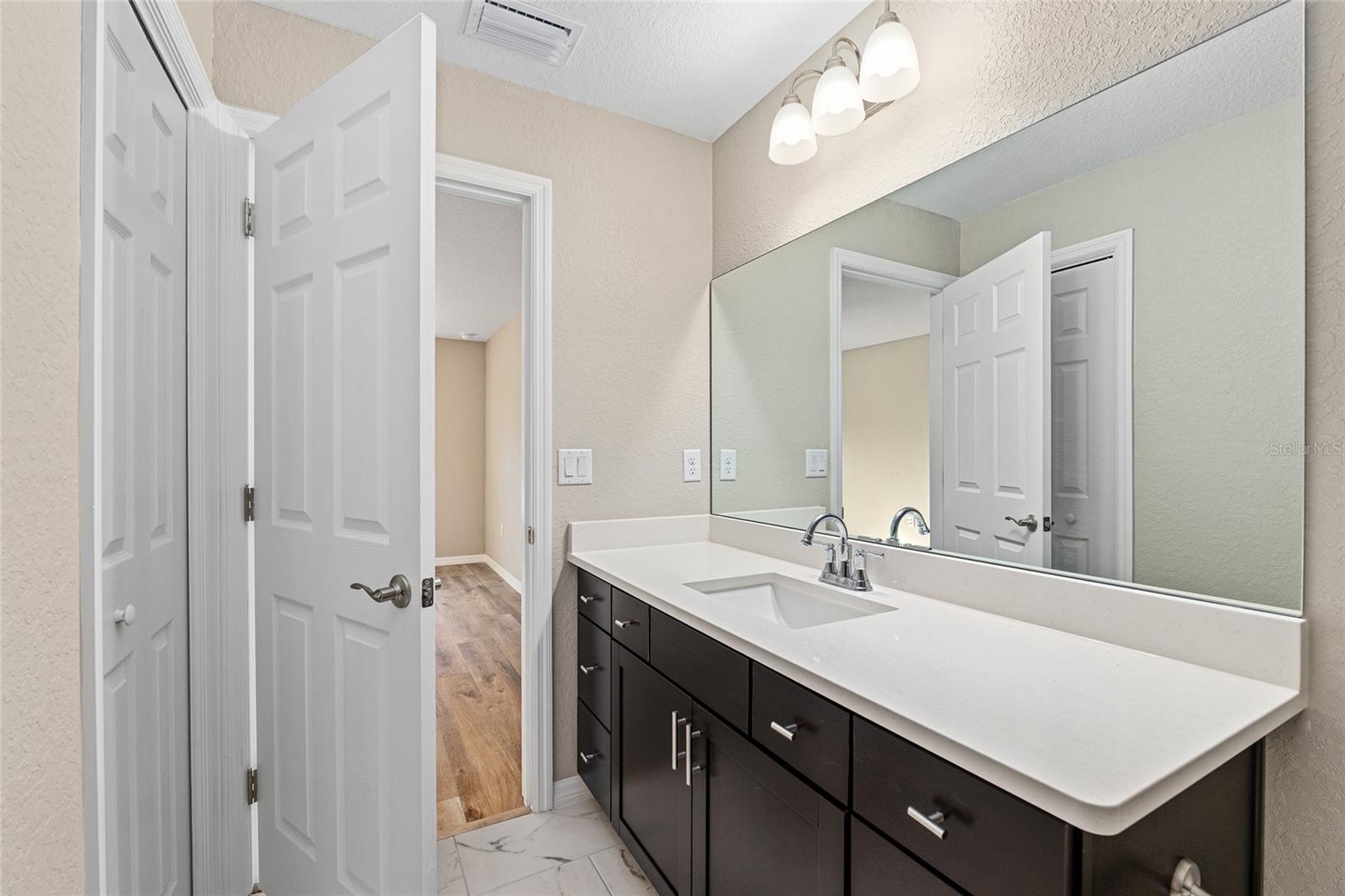 Image 21 of 33 For 9299 Hunter Way