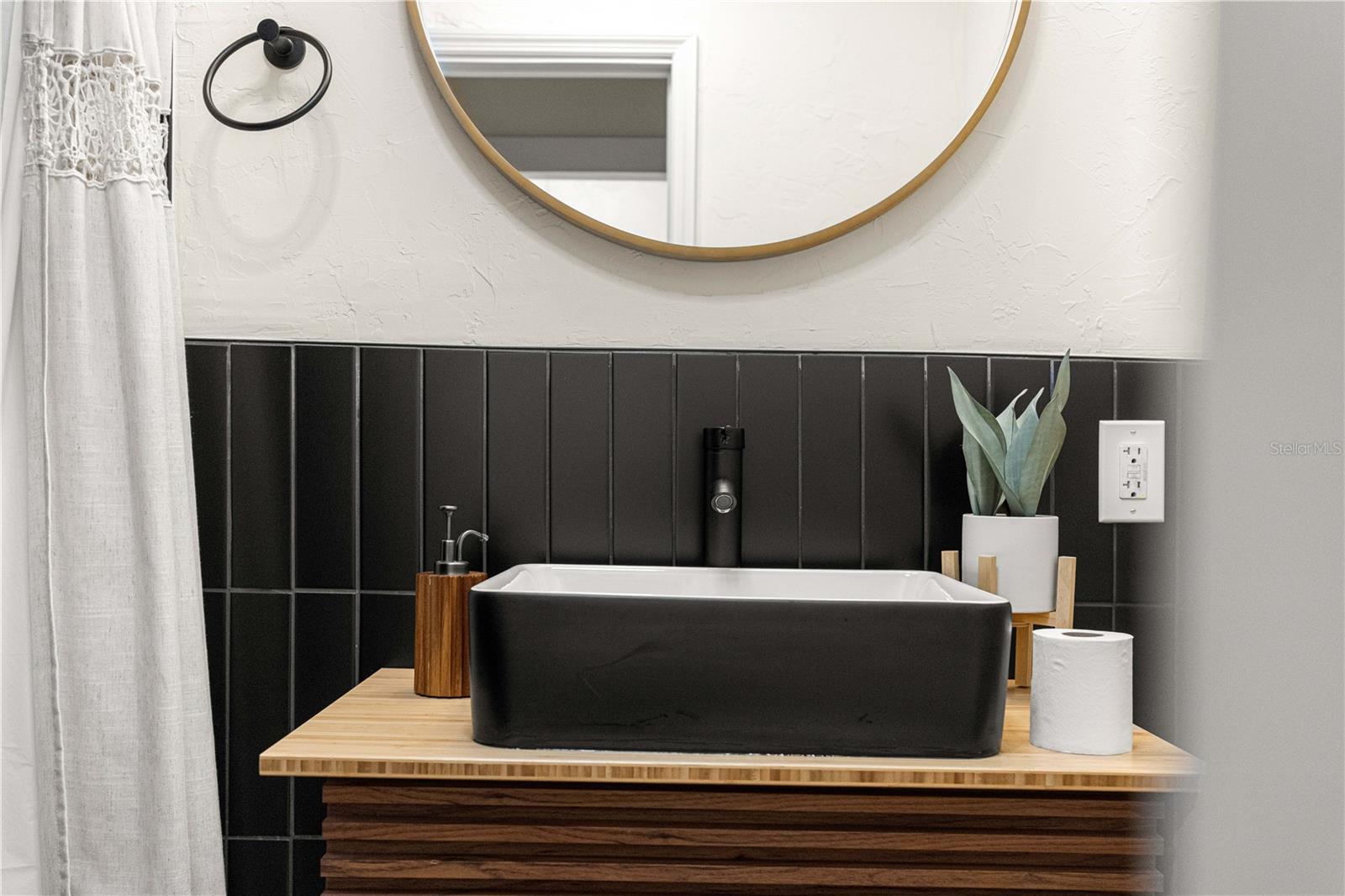 Image 31 of 56 For 8944 White Dogwood Drive