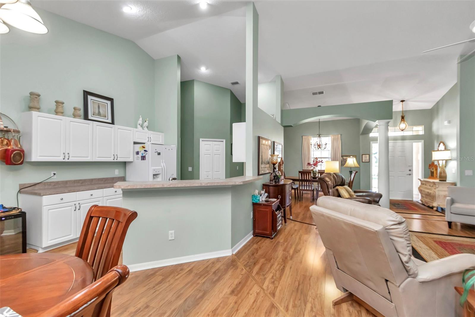 Image 14 of 33 For 5441 Grove Manor