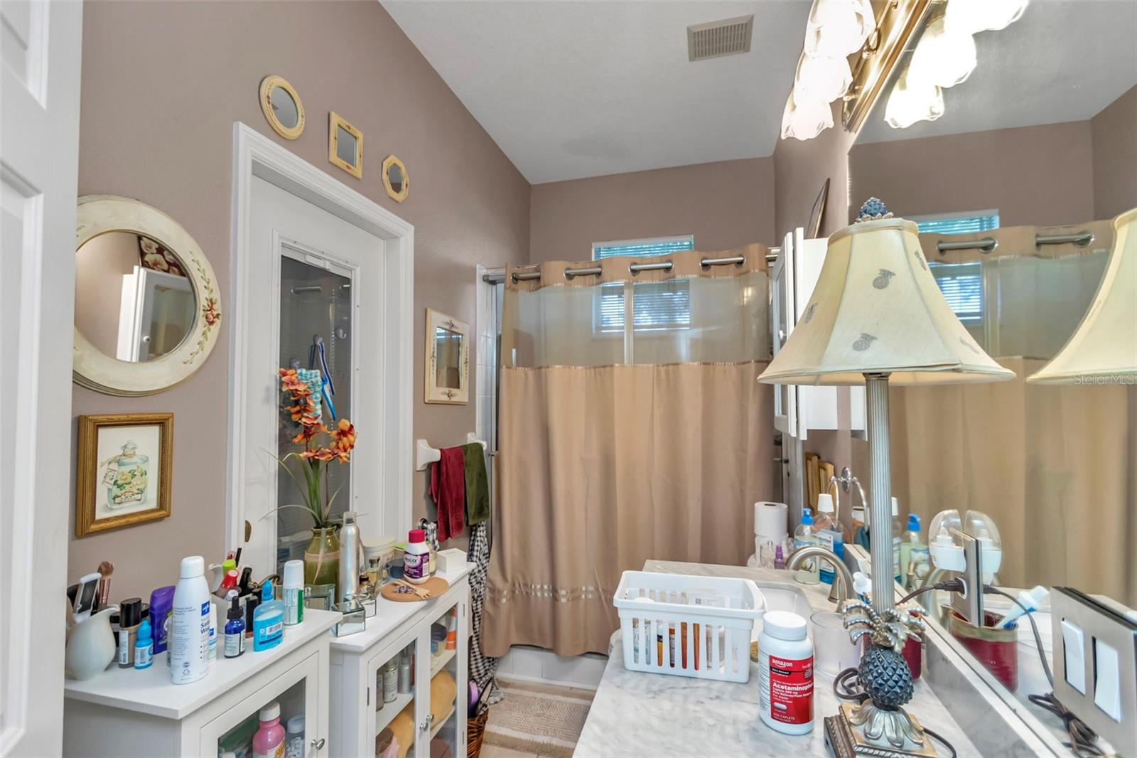 Image 22 of 33 For 5441 Grove Manor