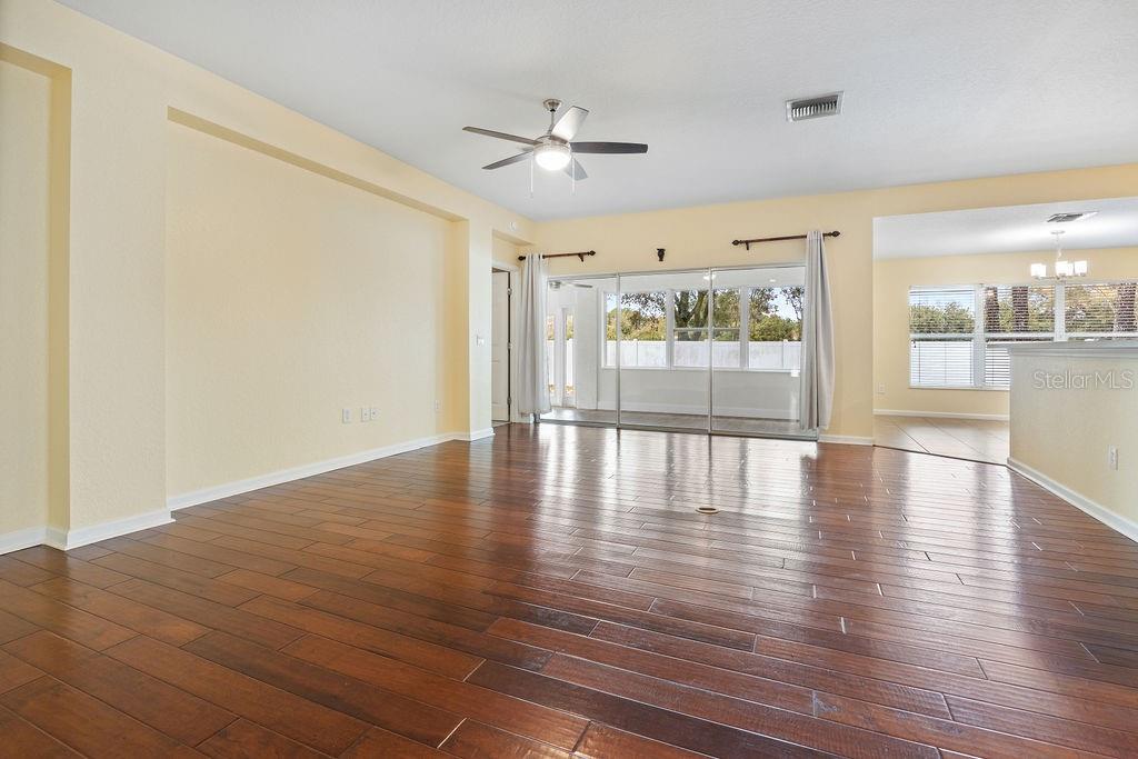 Image 4 of 18 For 5681 39th Street