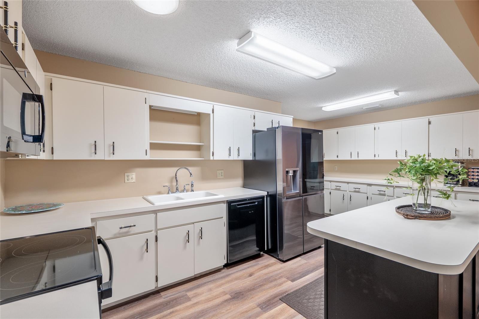 Image 17 of 38 For 8891 96th Lane A