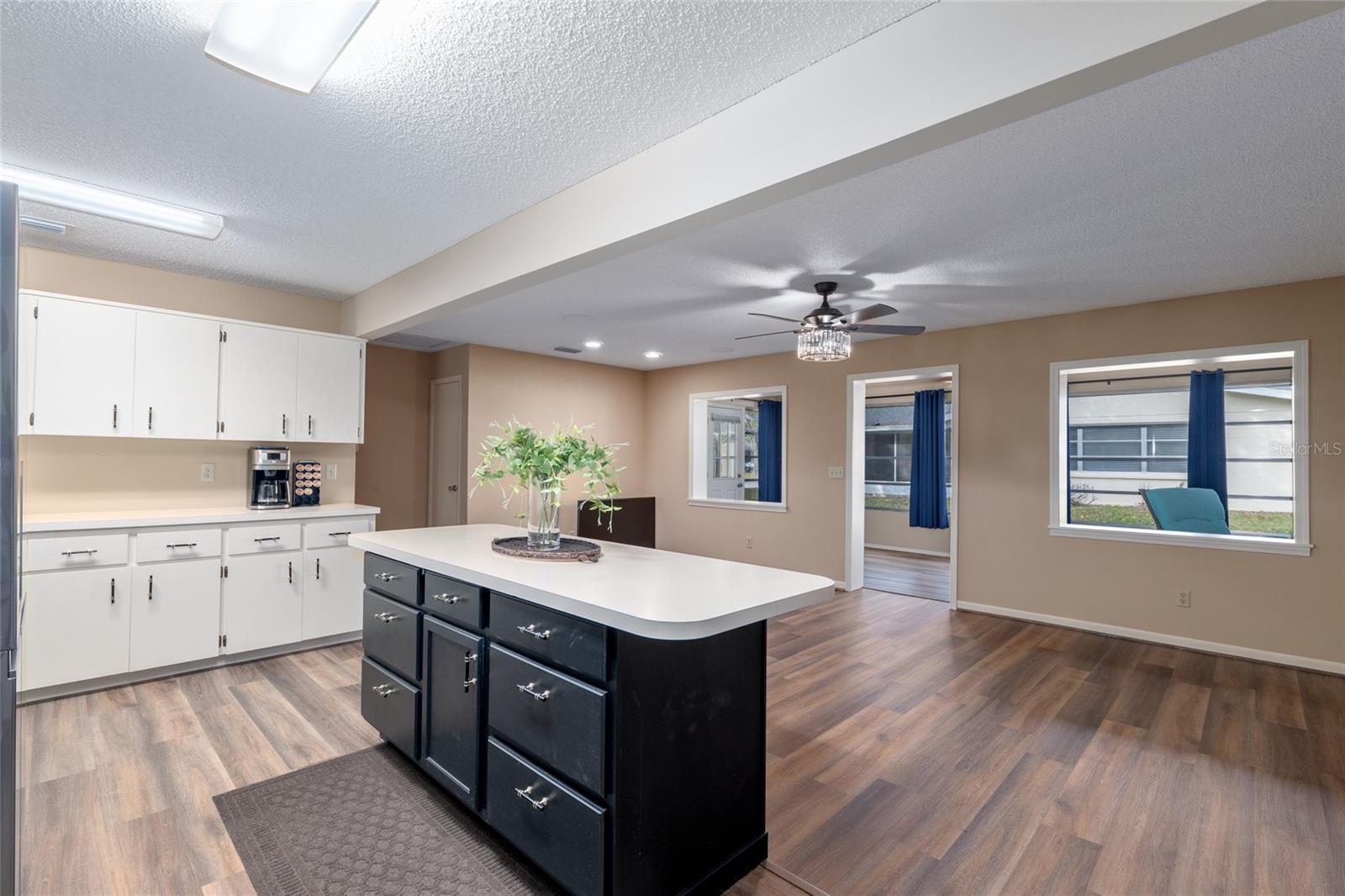 Image 18 of 38 For 8891 96th Lane A