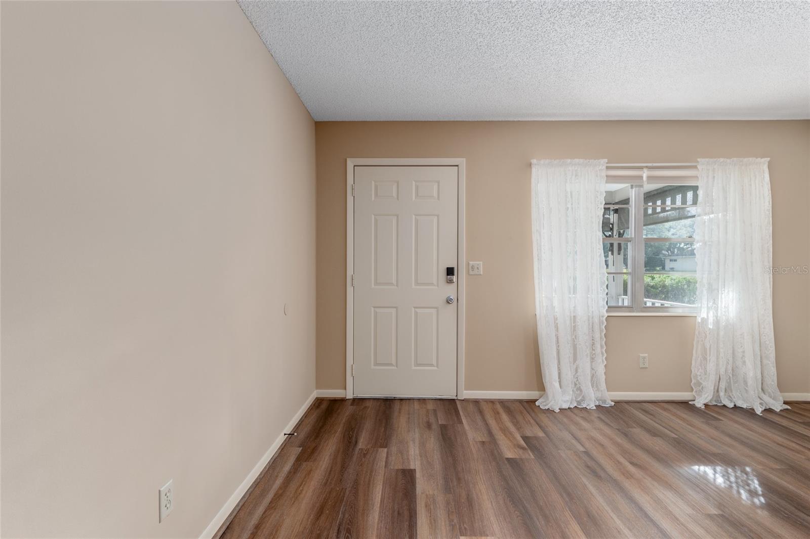 Image 6 of 38 For 8891 96th Lane A