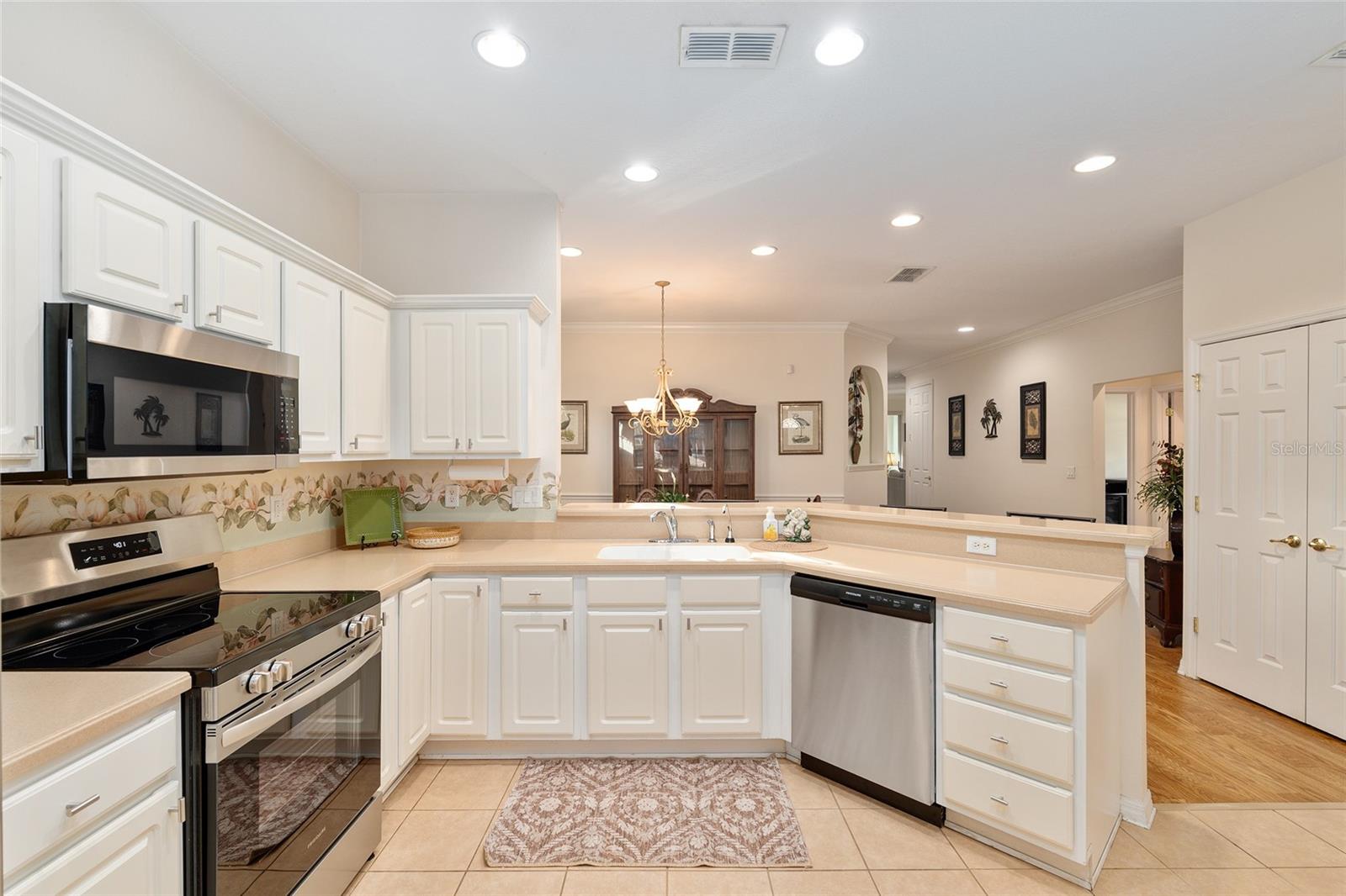 Image 10 of 39 For 8670 88th Place