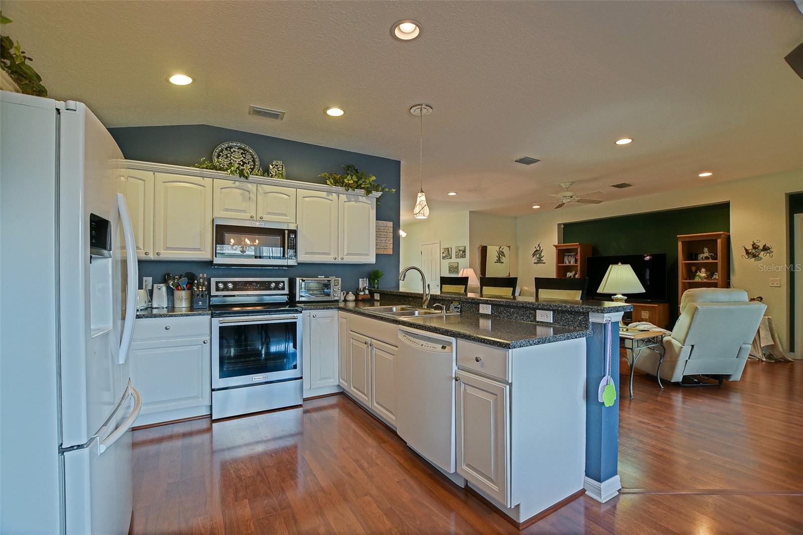 Image 40 of 72 For 13875 94th Avenue