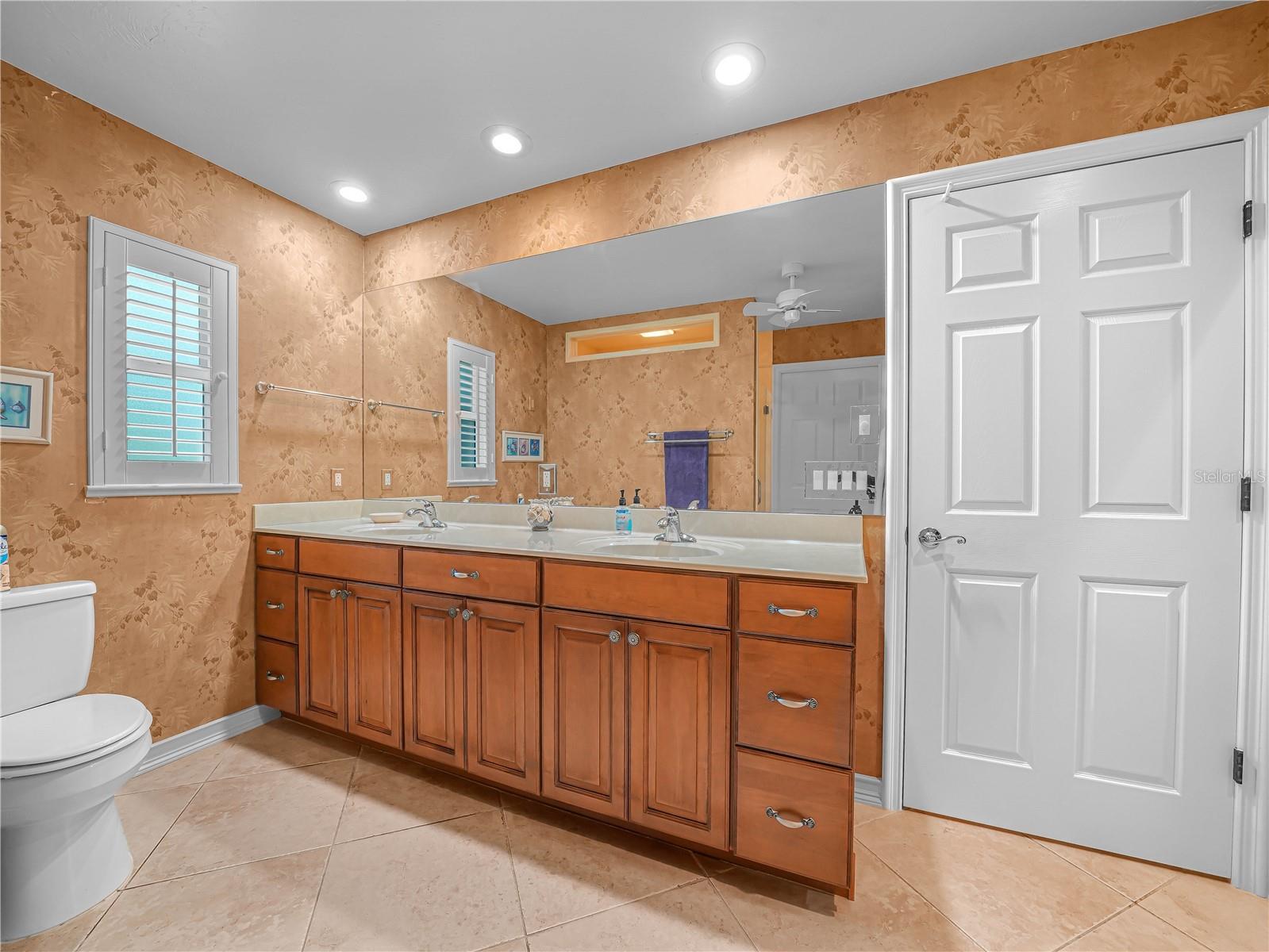 Image 13 of 28 For 5001 Lakewood Road