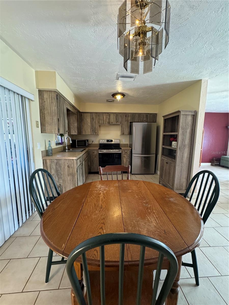 Image 3 of 9 For 4 New North Court