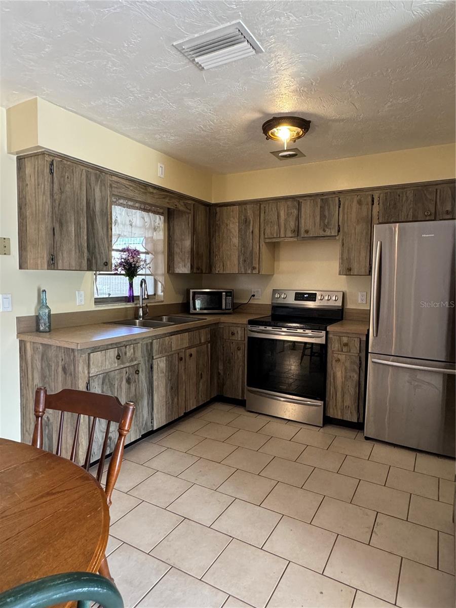 Image 4 of 9 For 4 New North Court