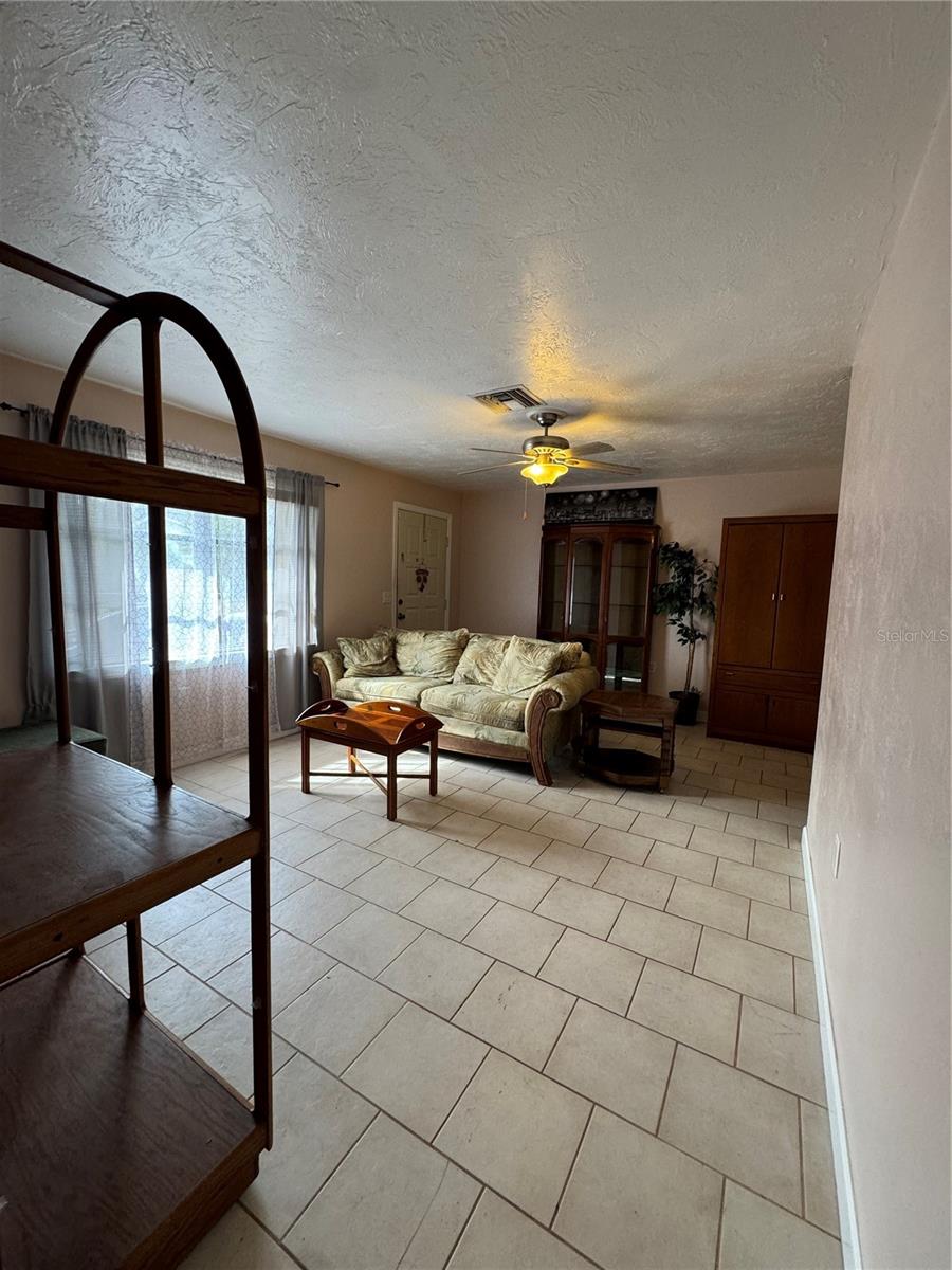 Image 5 of 9 For 4 New North Court