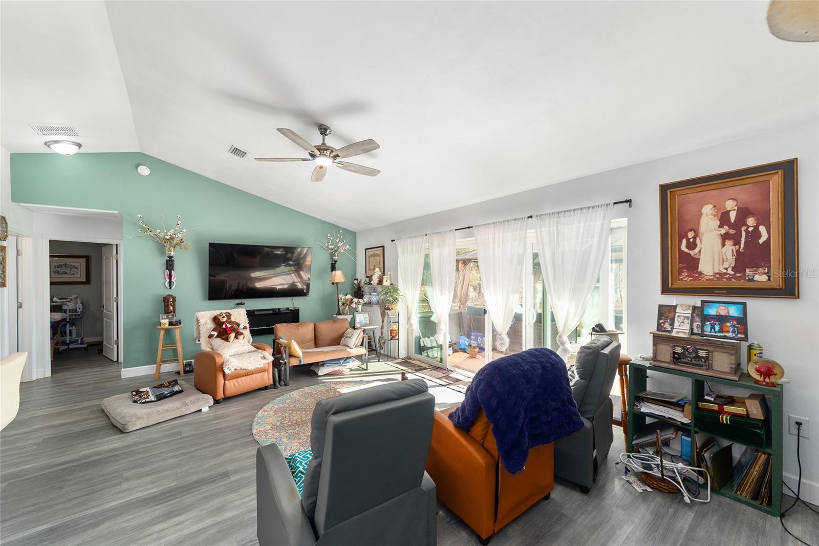 Image 5 of 52 For 2120 41st Way