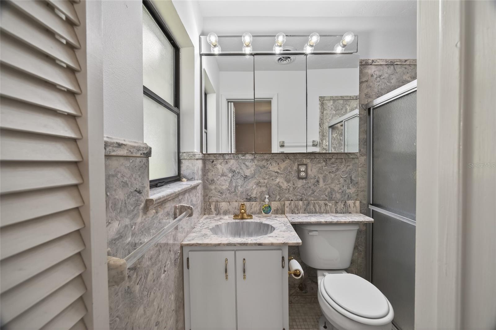 Image 18 of 26 For 746 29th Terrace