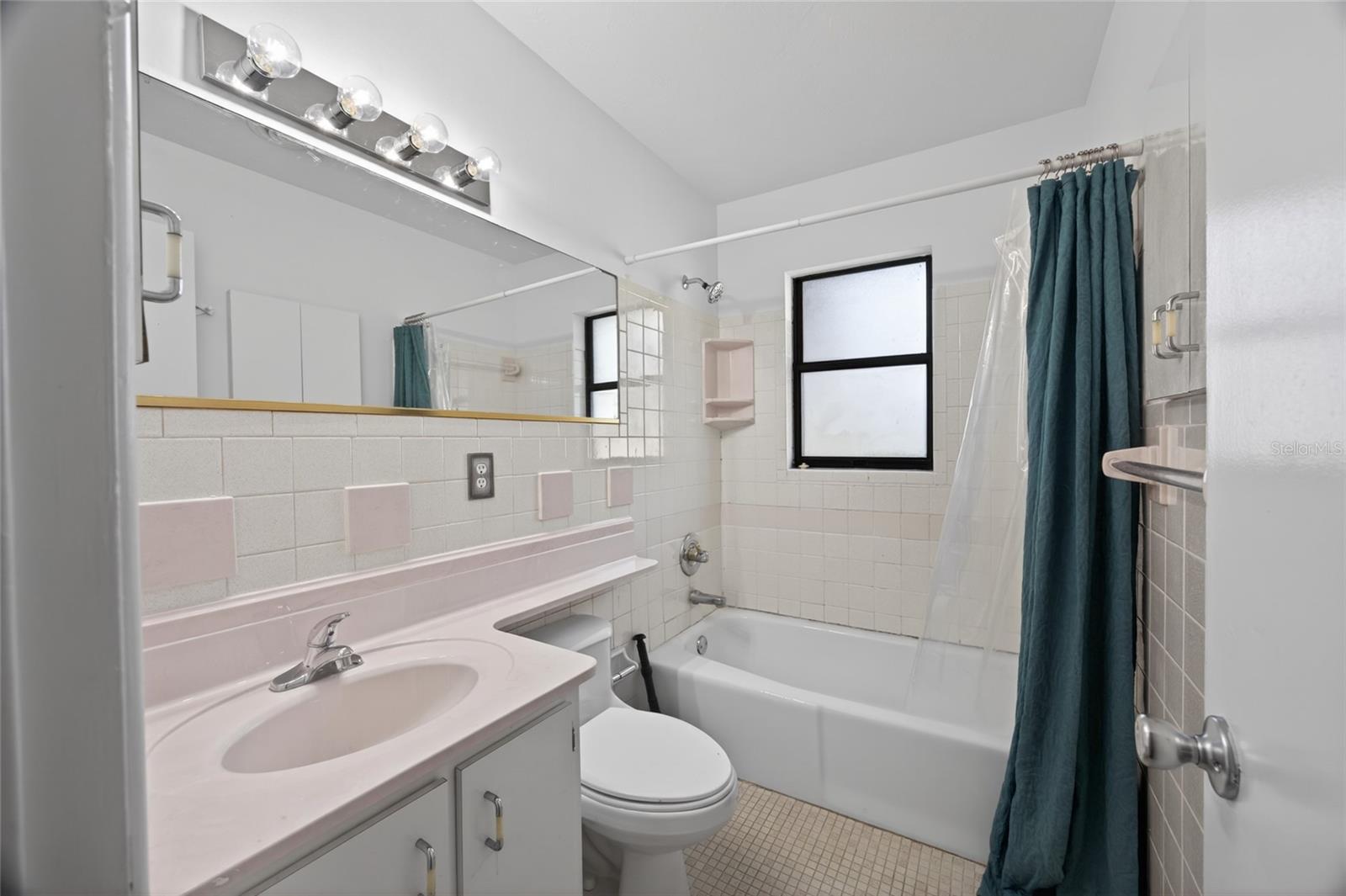 Image 21 of 26 For 746 29th Terrace