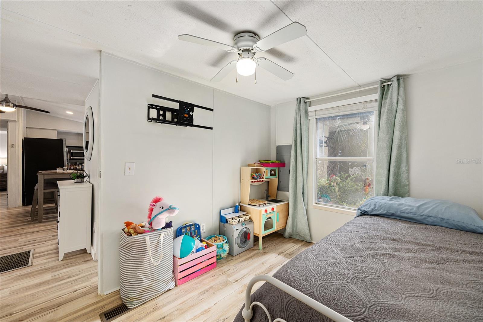 Image 21 of 33 For 5096 146th Lane