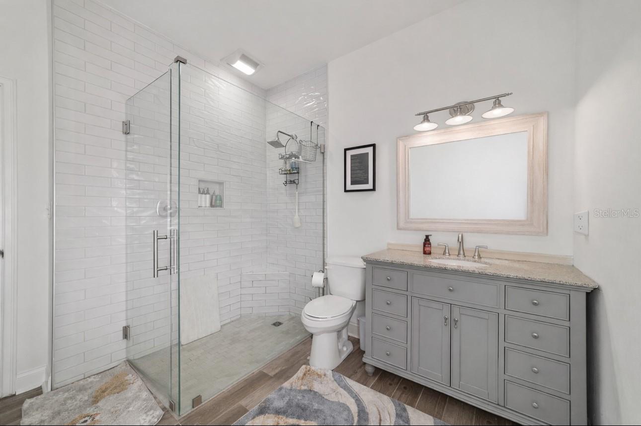 Image 21 of 90 For 5575 100th Street