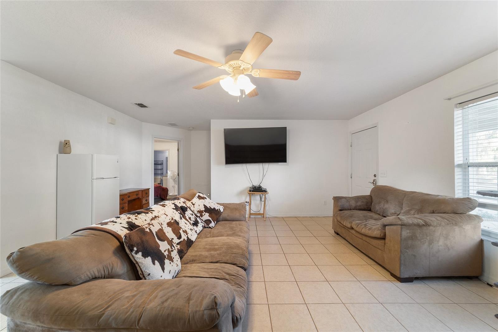 Image 19 of 47 For 5592 57th Avenue