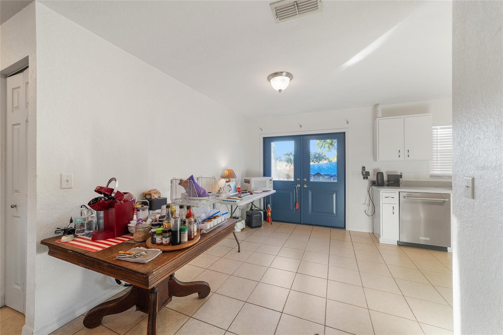 Image 22 of 47 For 5592 57th Avenue