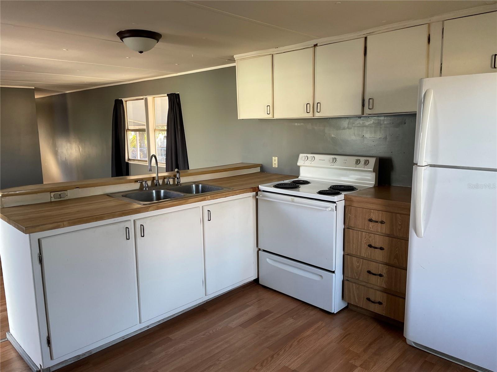 Image 4 of 13 For 9928 Perch Court