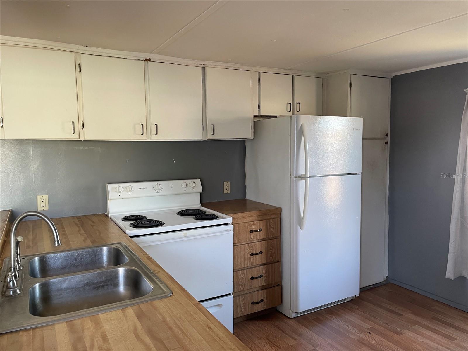 Image 5 of 13 For 9928 Perch Court