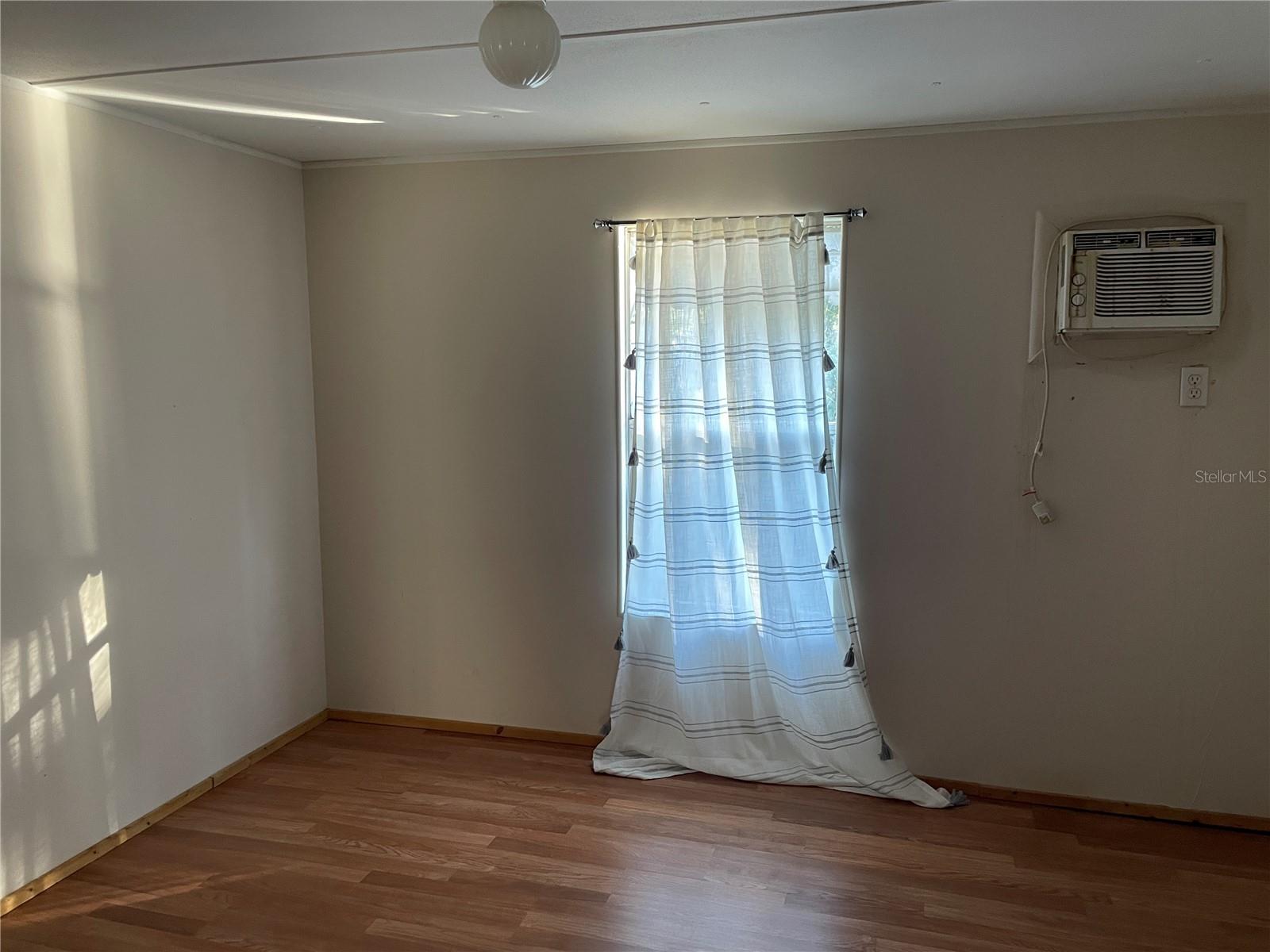 Image 7 of 13 For 9928 Perch Court