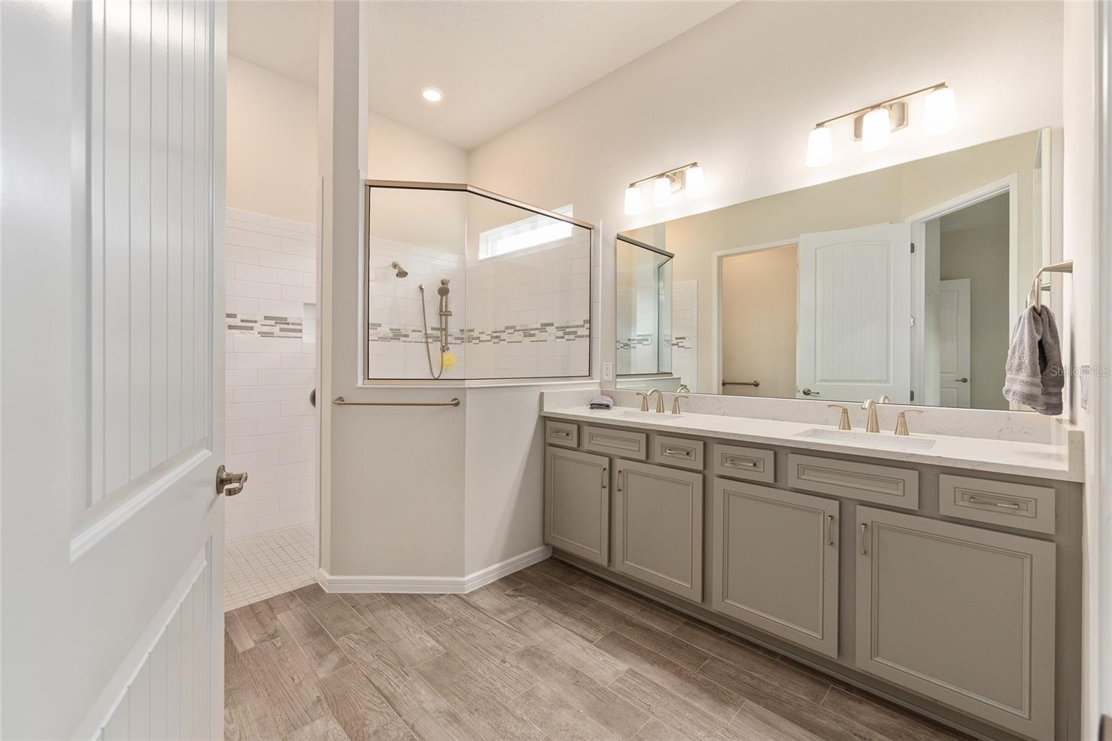 Image 20 of 48 For 5614 94th Avenue