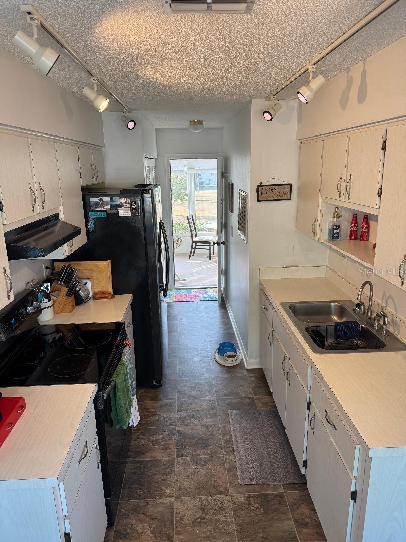 Image 4 of 15 For 21176 Plantation Street