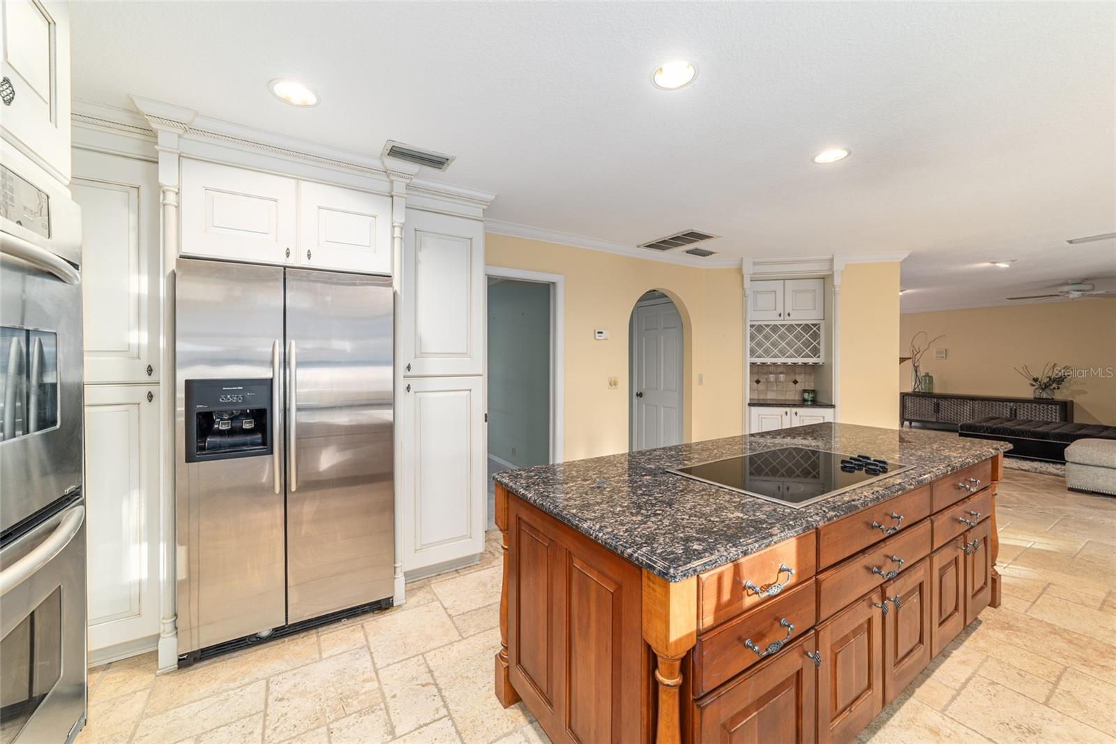 Image 10 of 100 For 9080 19th Avenue Road