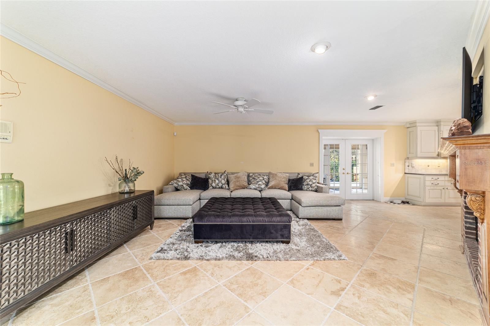 Image 11 of 100 For 9080 19th Avenue Road