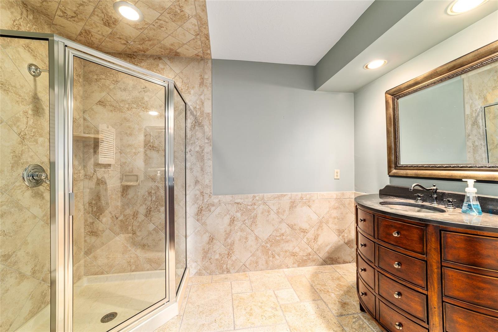 Image 21 of 100 For 9080 19th Avenue Road