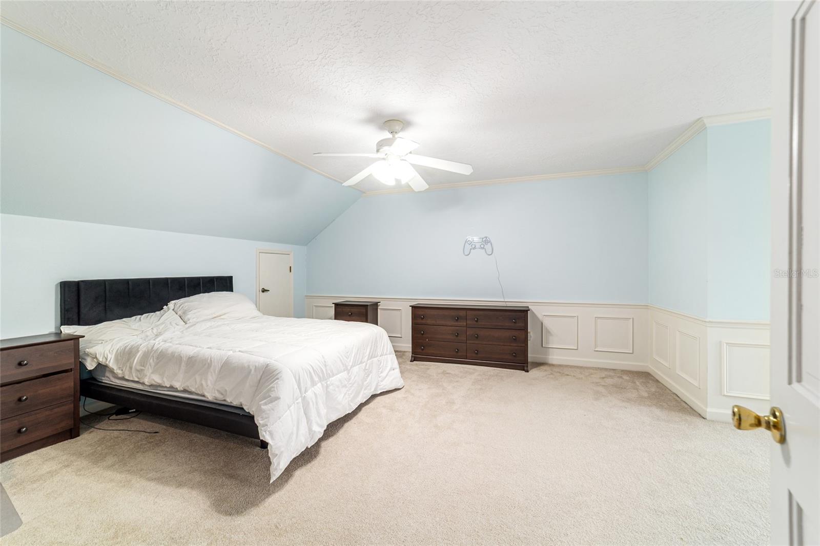 Image 23 of 100 For 9080 19th Avenue Road