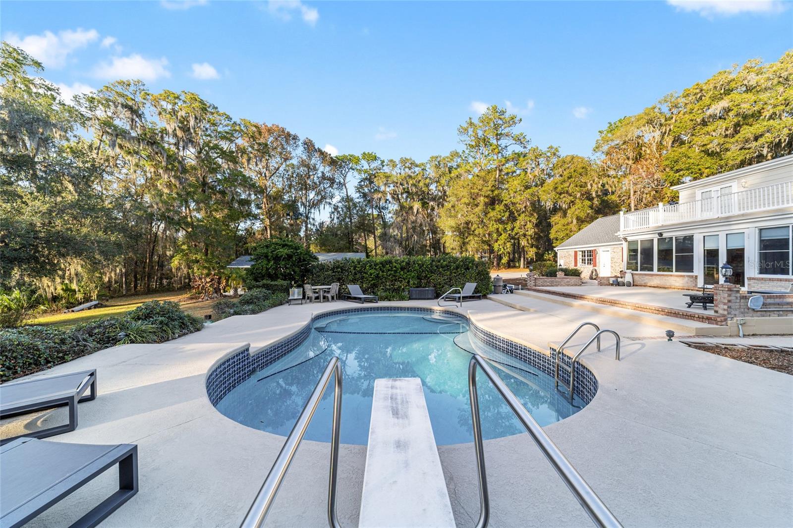 Image 56 of 100 For 9080 19th Avenue Road