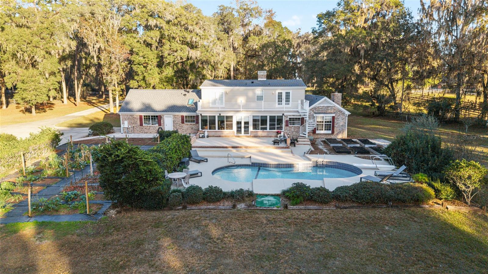 Image 61 of 100 For 9080 19th Avenue Road