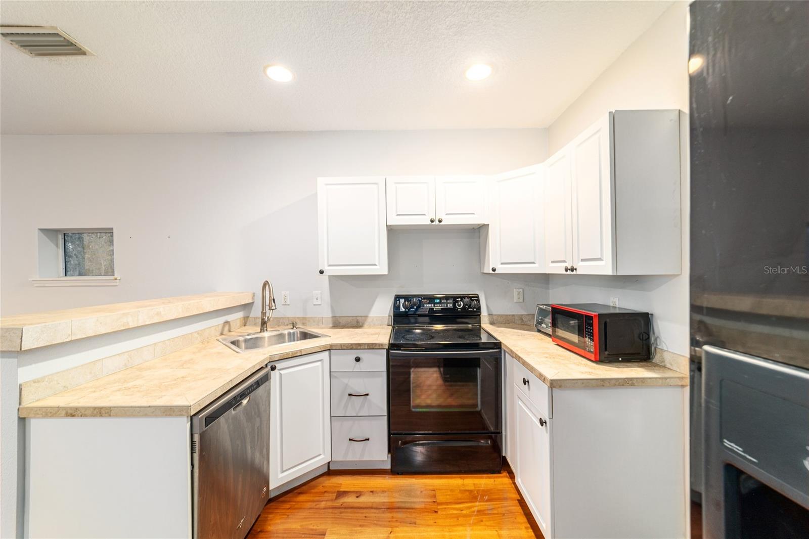 Image 93 of 100 For 9080 19th Avenue Road