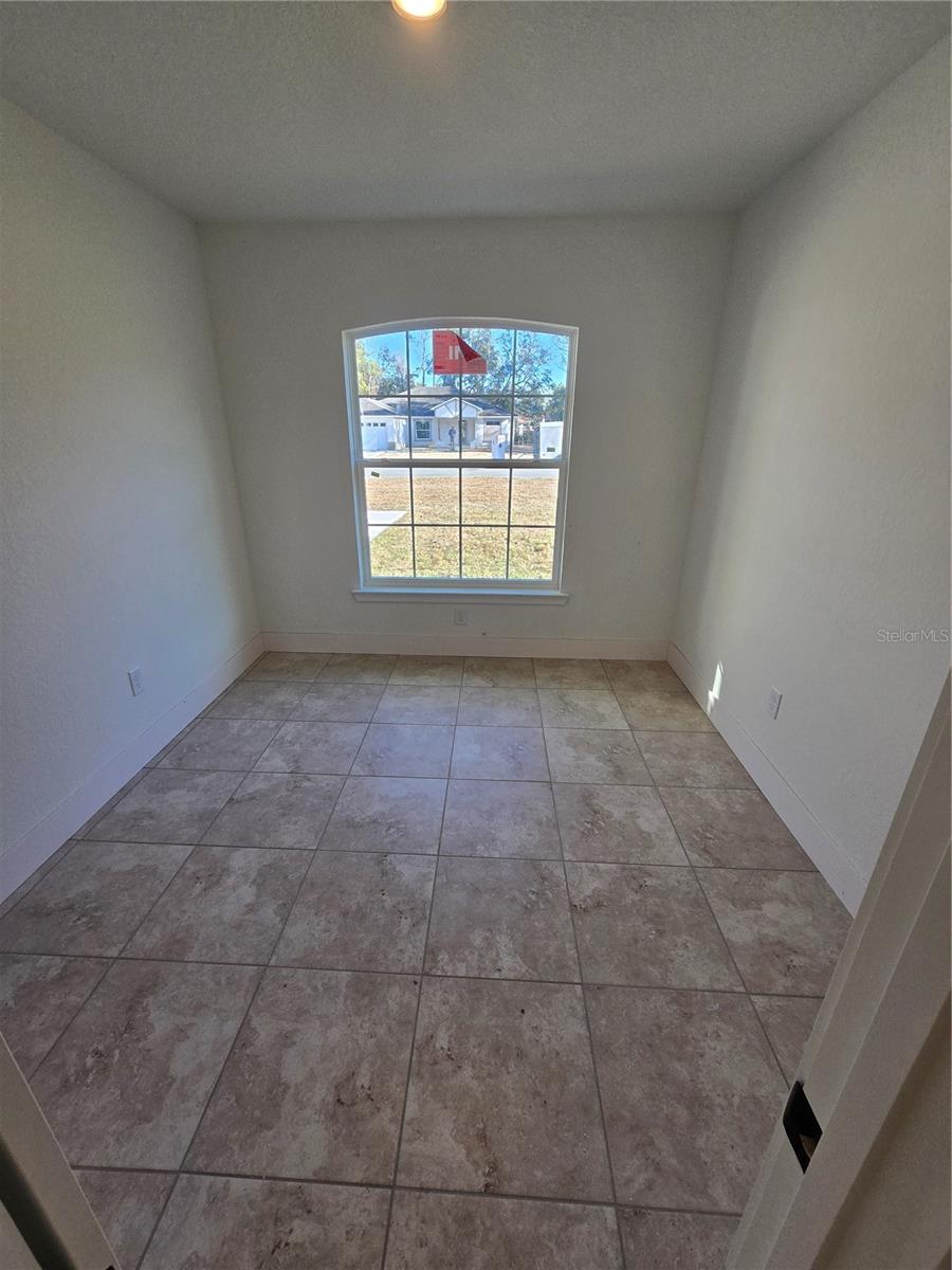 Listing photo id 12 for 2533 Clearwood Street